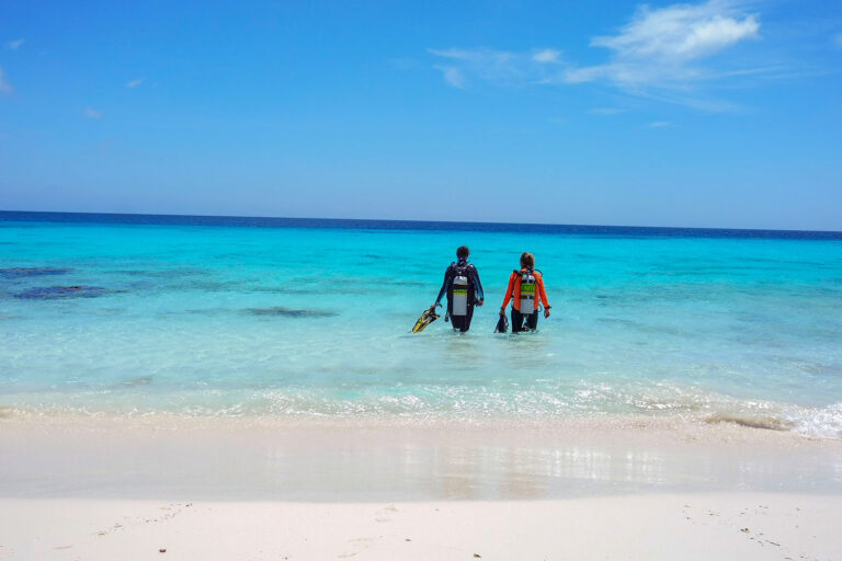 bonaire shore diving resort