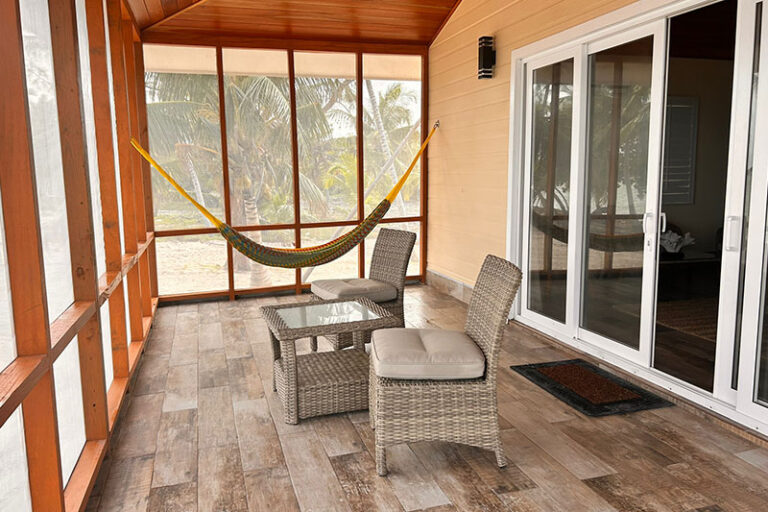 blackbird caye resort