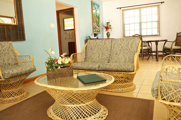 blackbird caye resort