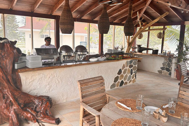 blackbird caye resort