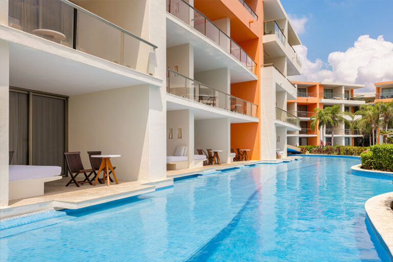 secrets aura dive resort