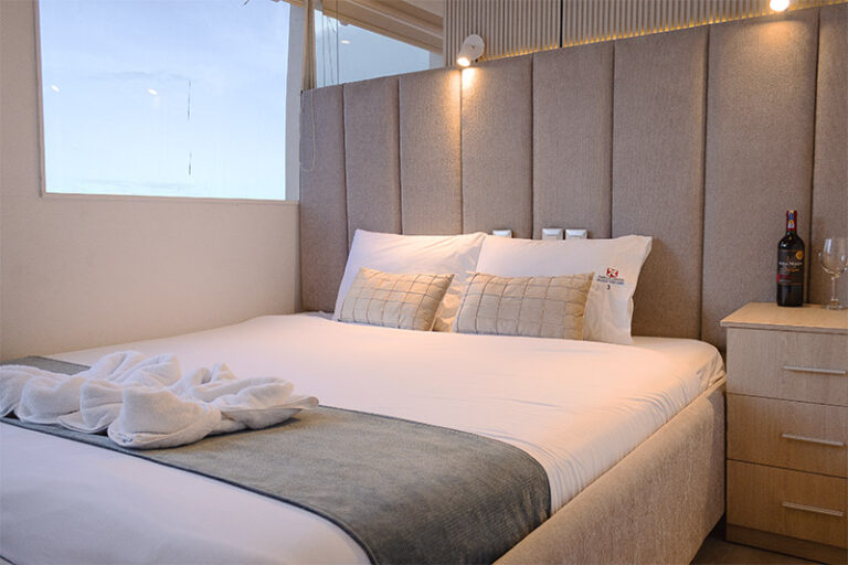 humboldt explorer galapagos liveaboard