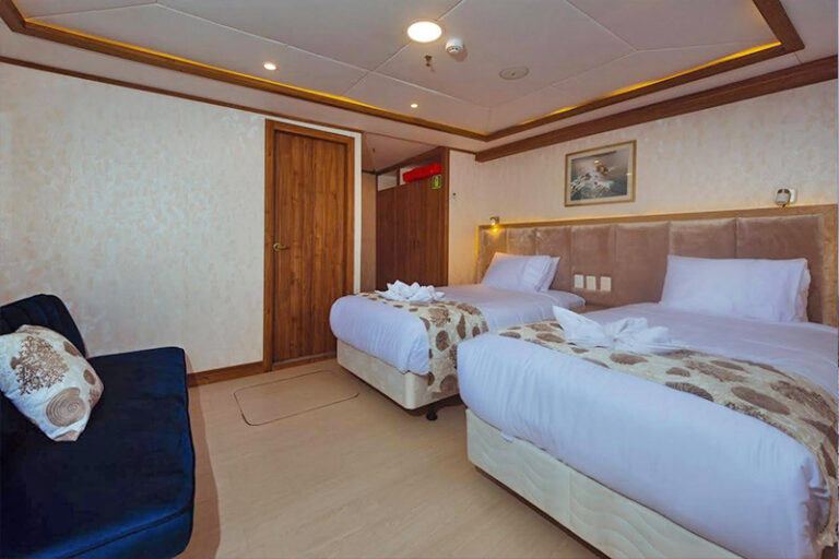 tiburon explorer liveaboard galapagos