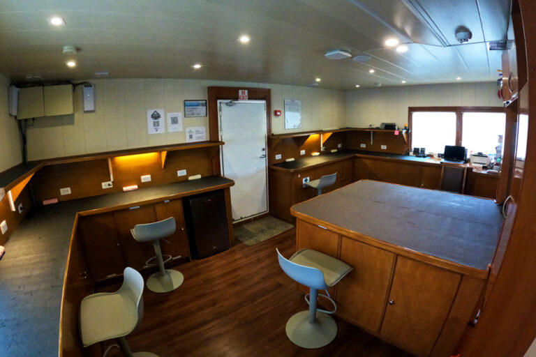 atlantis infiniti liveaboard philippines