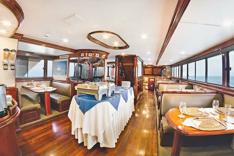 galapagos sky liveaboard