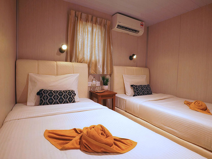 seaventures dive rig malaysia