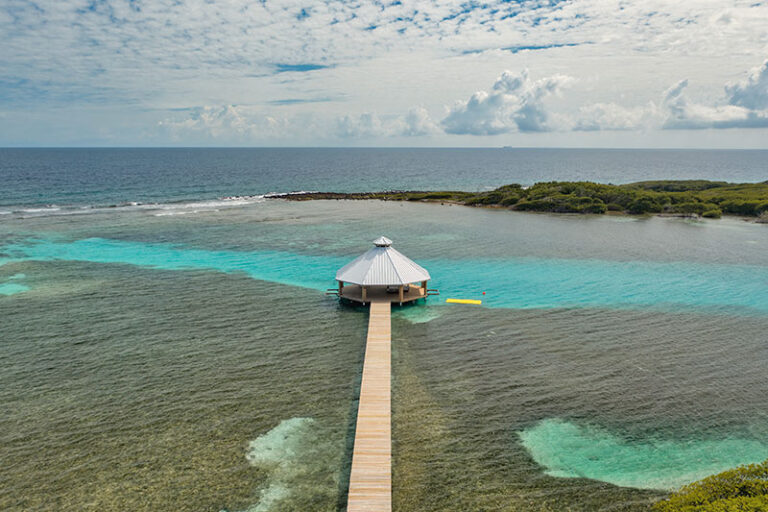 barefoot cay resort roatan