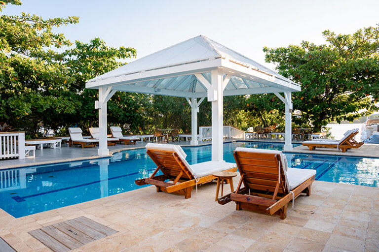 barefoot cay resort roatan