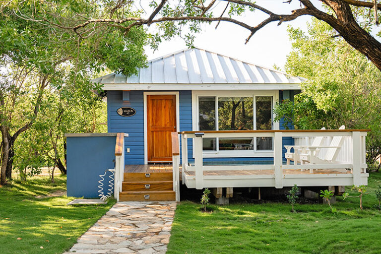 barefoot cay resort roatan