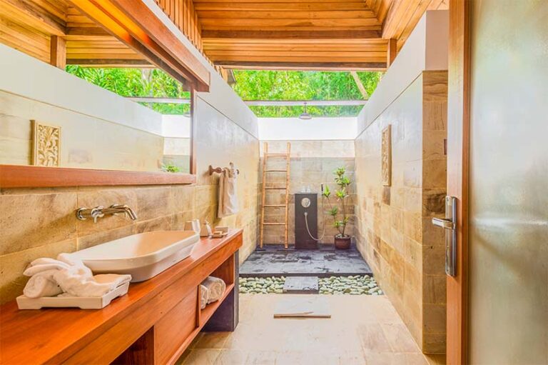 siladen double bedroom bathroom