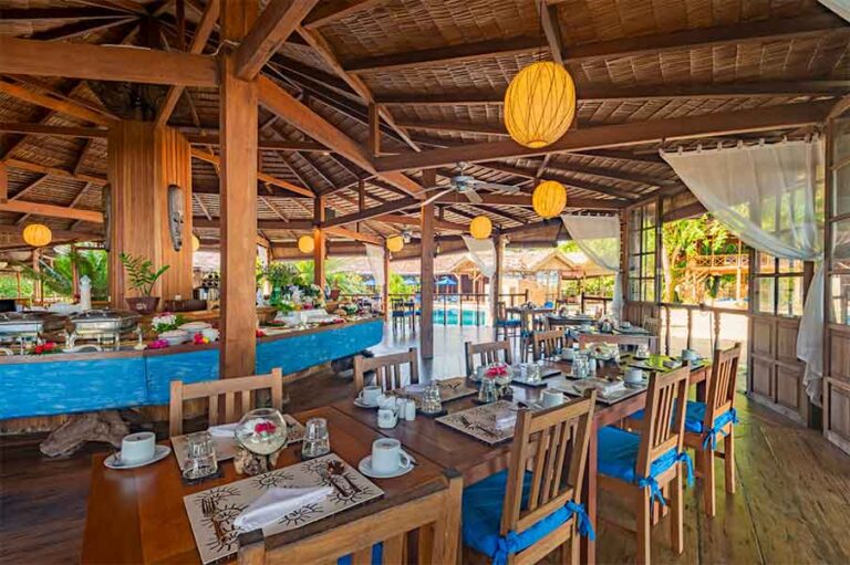 siladen dive resort restaurant