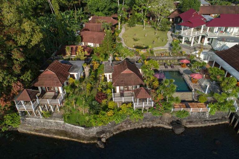 Solitude Lembeh - 2-Lembeh-Drohne_HenryCollister Kopie